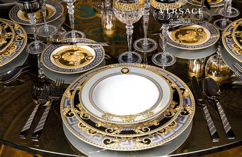 set piatti versace offerta|Versace Home Luxury Plates and Dinnerware .